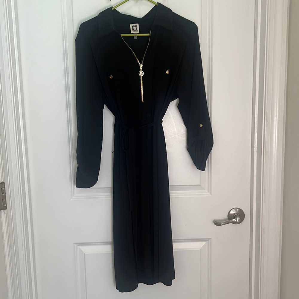 Anne Klein Size 14 midi good zipper neckline dress. Mid size sleeve length